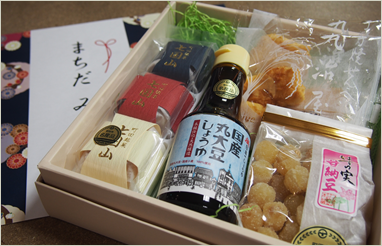名産品の詰め合わせ